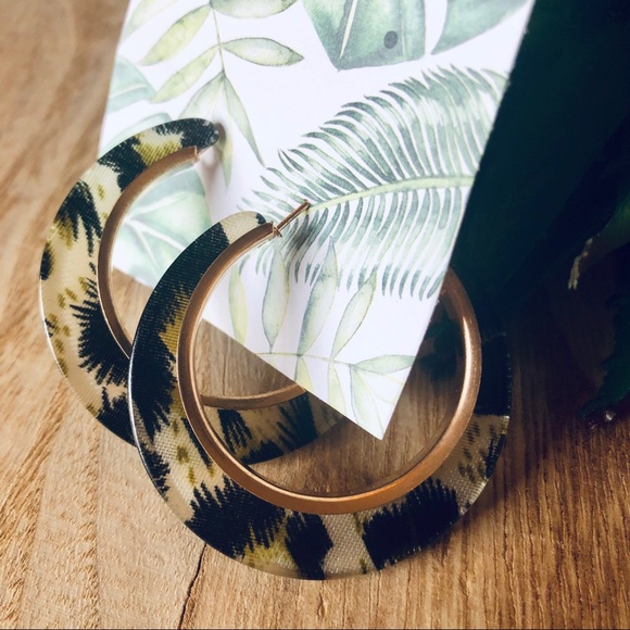 NEW! Animal Print Acrylic Hoops Leopard Cheetah - Picture 6 of 8